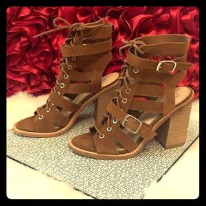 Cecilia ankle straps heeled sandal